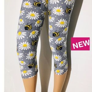 NEW Womens Capri Bee Daisy Spring Leggings (mom and me leggings)